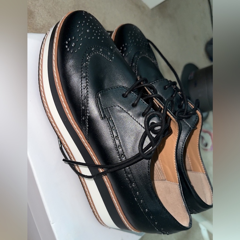 Steve Madden black platform oxfords size 8.5